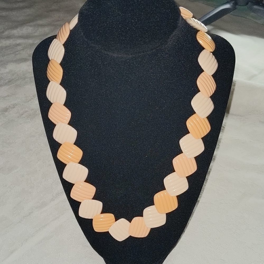 ‎Beautiful Vintage necklace